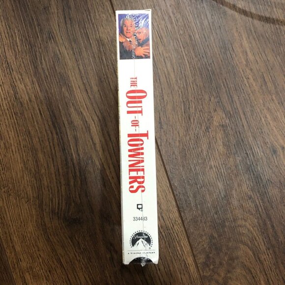 The Out-of-Towners VHS Tape 1999 Steve Martin SEALED BLOCK BUSTER Sticker Movie - Picture 4 of 6